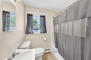 48 Manor Ct, Springfield, MA 01118 - Photo 10