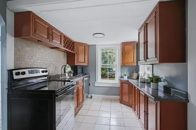 92 Broadway, Taunton, MA 02780 - Photo 6