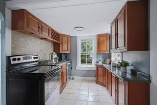 92 Broadway, Taunton, MA 02780 - Photo 6