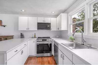 7 Carnation Cir #D, Reading, MA 01867 - Photo 8