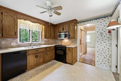 907 Main St, Wilbraham, MA 01095 - Photo 10