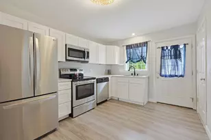 13 Dexter St, North Attleboro, MA 02760 - Photo 8