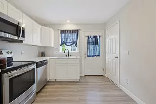 13 Dexter St, North Attleboro, MA 02760 - Photo 6