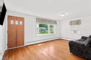 16 Edgelawn Ave, Chelmsford, MA 01863 - Photo 4