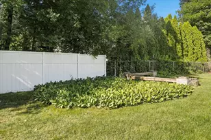 16 Edgelawn Ave, Chelmsford, MA 01863 - Photo 30