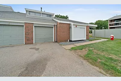 47 Rosewood Dr #47, Stoughton, MA 02072 - Photo 4
