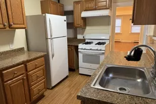 281 E Merrimack St, Lowell, MA 01852 - Photo 4