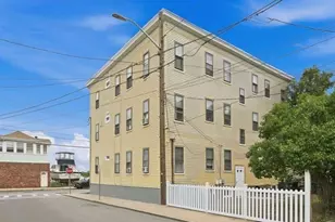566 Shirley St, Winthrop, MA 02152 - Photo 6