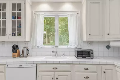 315 Hale St, Beverly, MA 01915 - Photo 10