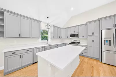 6 McHugh Ave, Billerica, MA 01821 - Photo 2