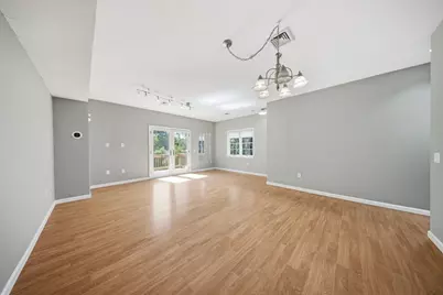 140 Commonwealth Ave #7, North Attleboro, MA 02760 - Photo 8