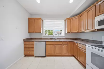 140 Commonwealth Ave #7, North Attleboro, MA 02760 - Photo 12