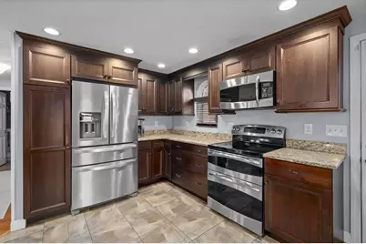 14 Malvern Ave, Tyngsborough, MA 01879 - Photo 10
