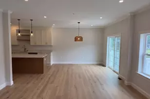 21 Whitman Cir, Bellingham, MA 02019 - Photo 2