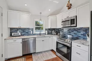 29 and 33 Lagoon Pond Rd, Tisbury, MA 02568 - Photo 30