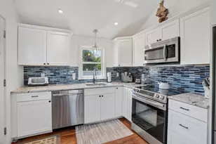 29 and 33 Lagoon Pond Rd, Tisbury, MA 02568 - Photo 30