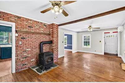 121 Poplar St, Greenfield, MA 01301 - Photo 4