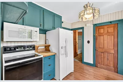 121 Poplar St, Greenfield, MA 01301 - Photo 8