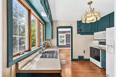 121 Poplar St, Greenfield, MA 01301 - Photo 10