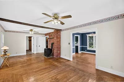 121 Poplar St, Greenfield, MA 01301 - Photo 2