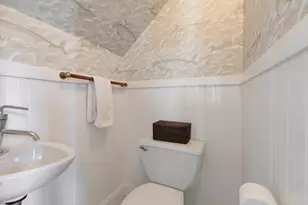 7 N Beach St, Nantucket, MA 02554 - Photo 10
