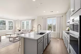 2 Stratton Dr, Woburn, MA 01801 - Photo 6