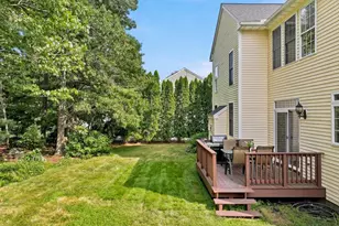 16 Seaver Farm Ln, Grafton, MA 01560 - Photo 4