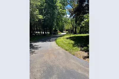 10 Crowningshield  Drive, Paxton, MA 01612 - Photo 2