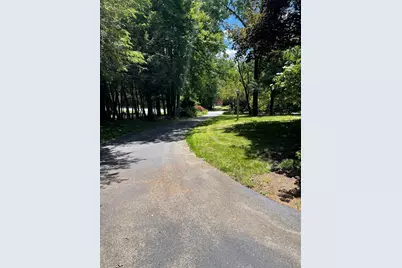 10 Crowningshield  Dr, Paxton, MA 01612 - Photo 2