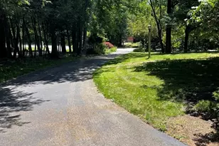 10 Crowningshield Dr, Paxton, MA 01612 - Photo 2