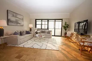 2 Hawthorne Pl, Boston, MA 02114 - Photo 2