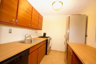 2 Hawthorne Pl, Boston, MA 02114 - Photo 6