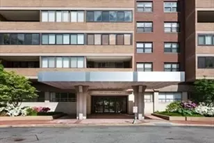 2 Hawthorne Pl, Boston, MA 02114 - Photo 12