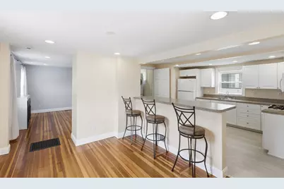 98 Grove St, Melrose, MA 02176 - Photo 8