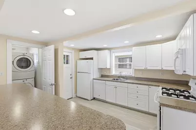 98 Grove St, Melrose, MA 02176 - Photo 10