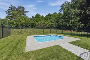 200 Ridgefield Cir, Clinton, MA 01510 - Photo 4