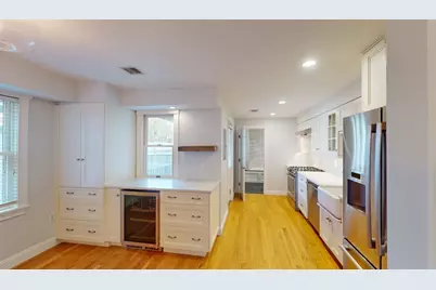 214-216 W 7th St #2L, Boston, MA 02127 - Photo 2