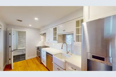 214-216 W 7th St #2L, Boston, MA 02127 - Photo 4