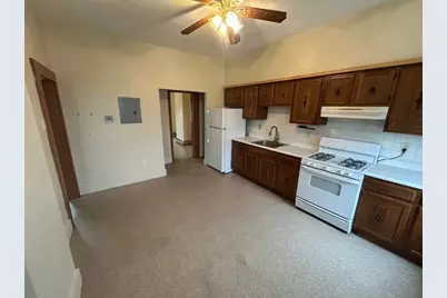 122-A Spring Street #3, Cambridge, MA 02141 - Photo 2
