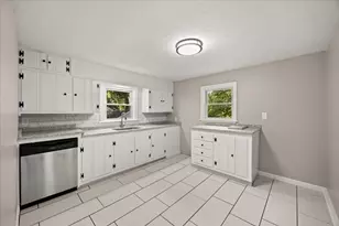 66 Davis St, Taunton, MA 02780 - Photo 8