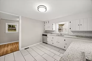 66 Davis St, Taunton, MA 02780 - Photo 10