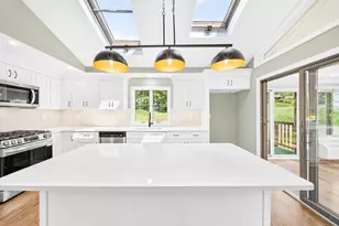 14 Clarence St, Billerica, MA 01821 - Photo 12