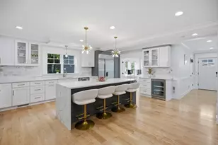 19 Manhattan Terrace, Newton, MA 02465 - Photo 8