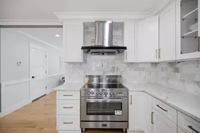 19 Manhattan Ter, Newton, MA 02465 - Photo 10