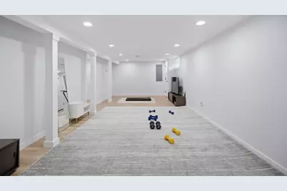 19 Manhattan Ter, Newton, MA 02465 - Photo 32