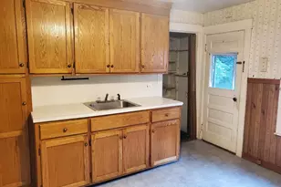 56 Ash St, Spencer, MA 01562 - Photo 4