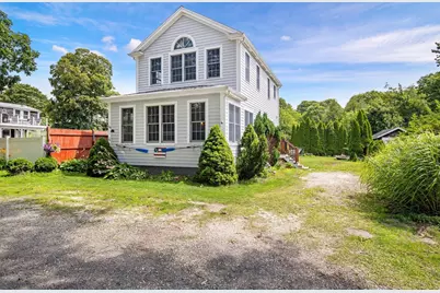 34 Prospect Ave, Bourne, MA 02559 - Photo 2