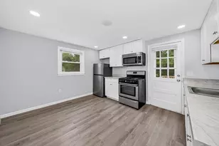 62 Hollis St, Lowell, MA 01852 - Photo 2