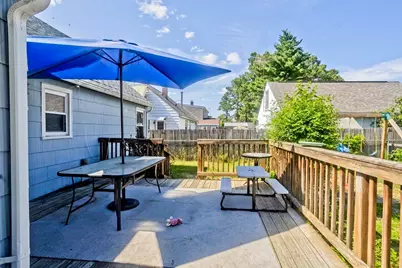 39 Seymour Ave, Springfield, MA 01109 - Photo 22