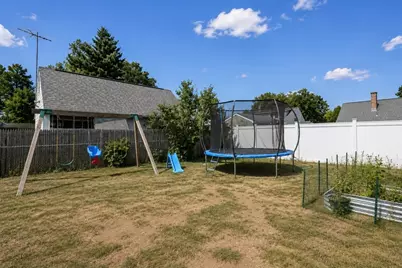 39 Seymour Ave, Springfield, MA 01109 - Photo 24